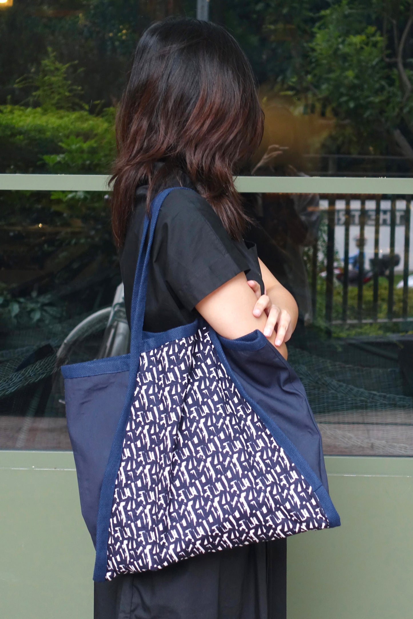 ZW Trapeze Tote/ Navy Ink