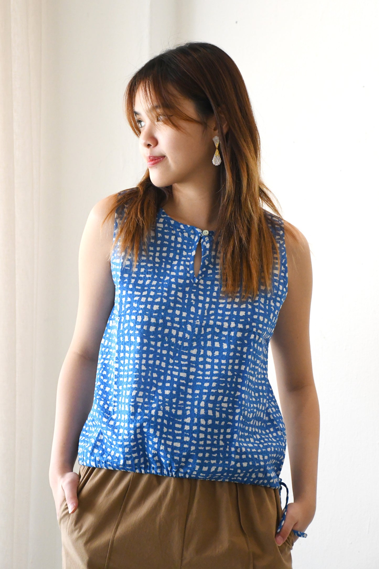 Keyhole Top / Blue Grids