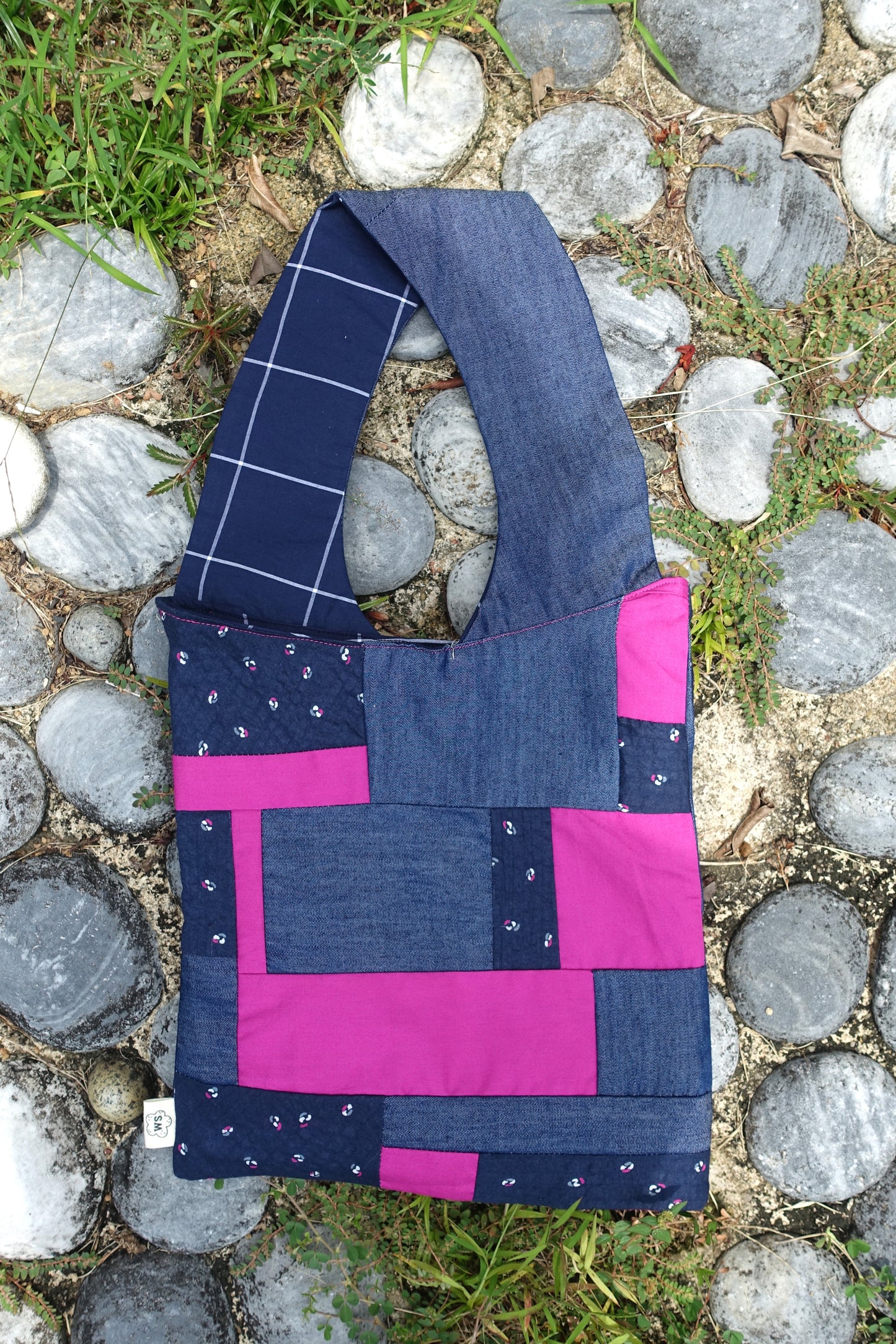 The Hug Bag/ Navy