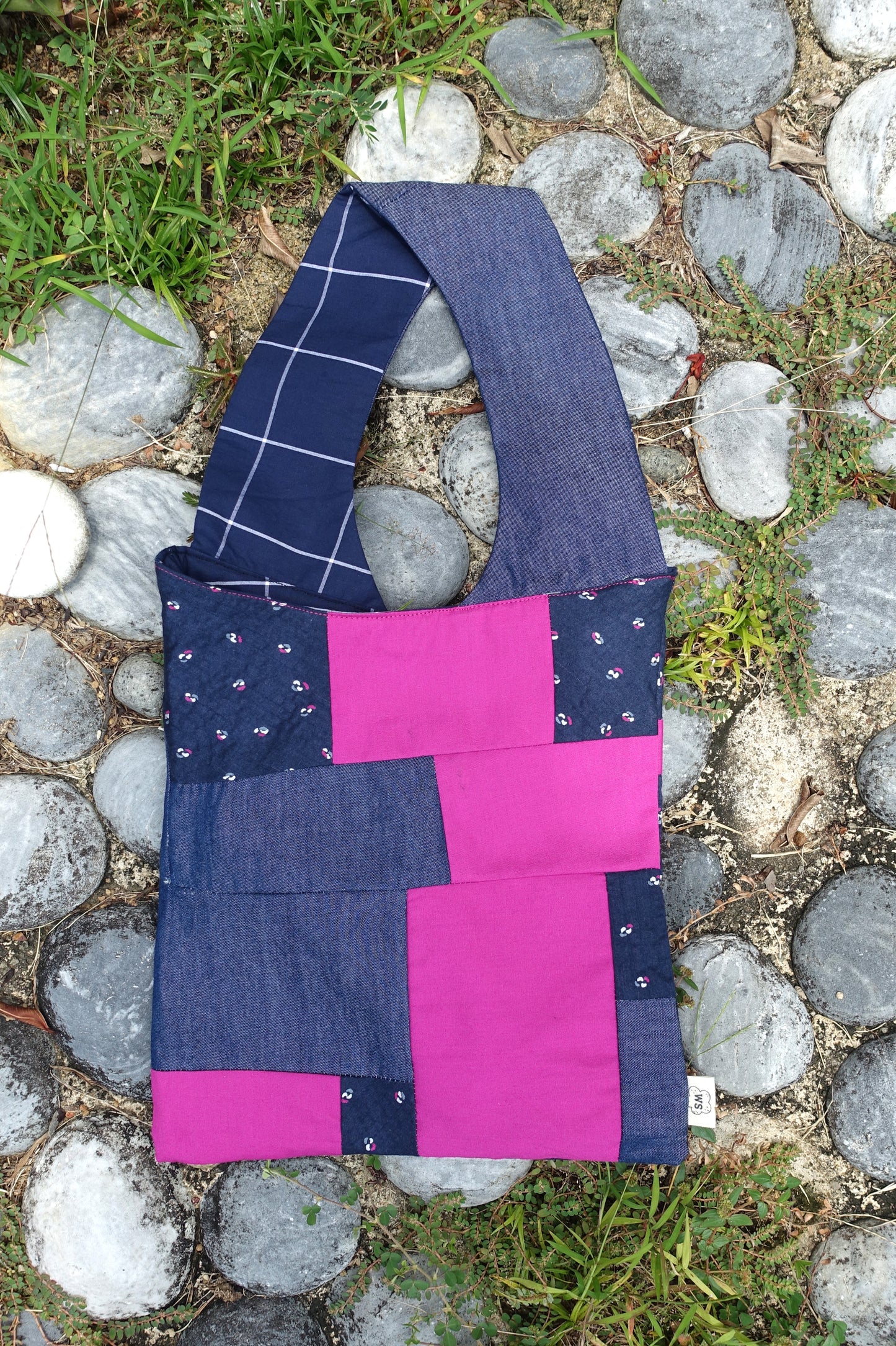 The Hug Bag/ Navy