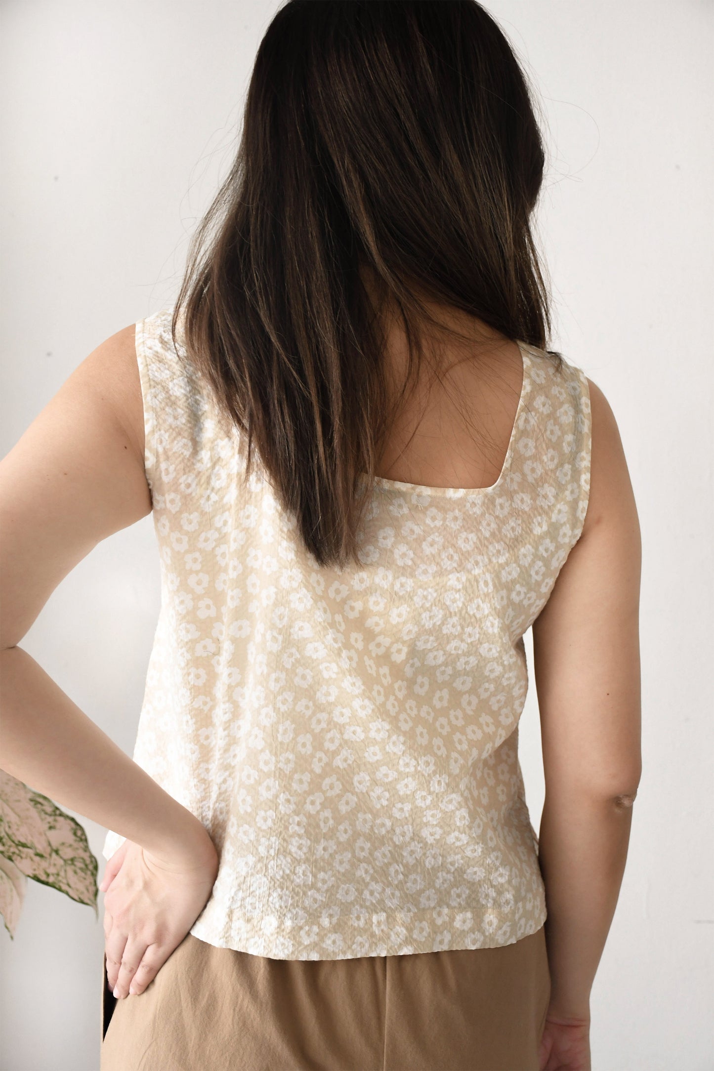 Chloe Top/ Sand Daisy