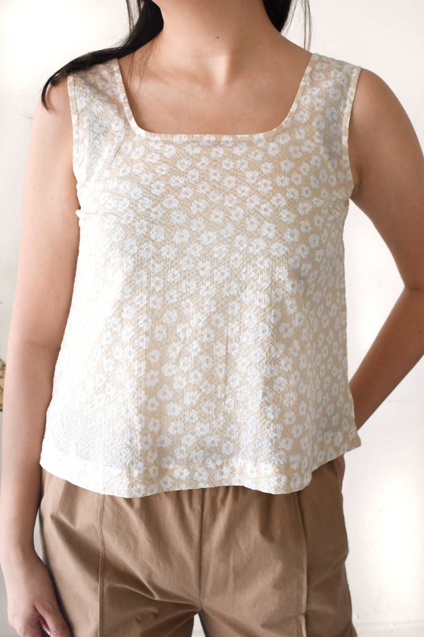 Chloe Top/ Sand Daisy