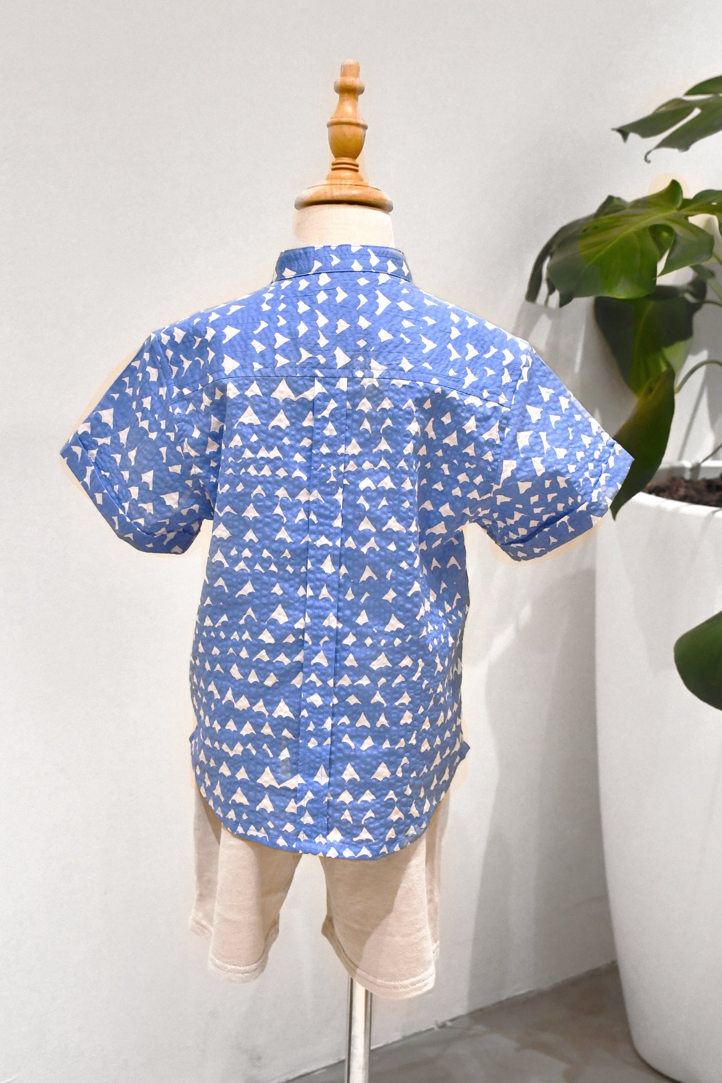 LITTLES Mandarin Collared Shirt/ Blue Hearts