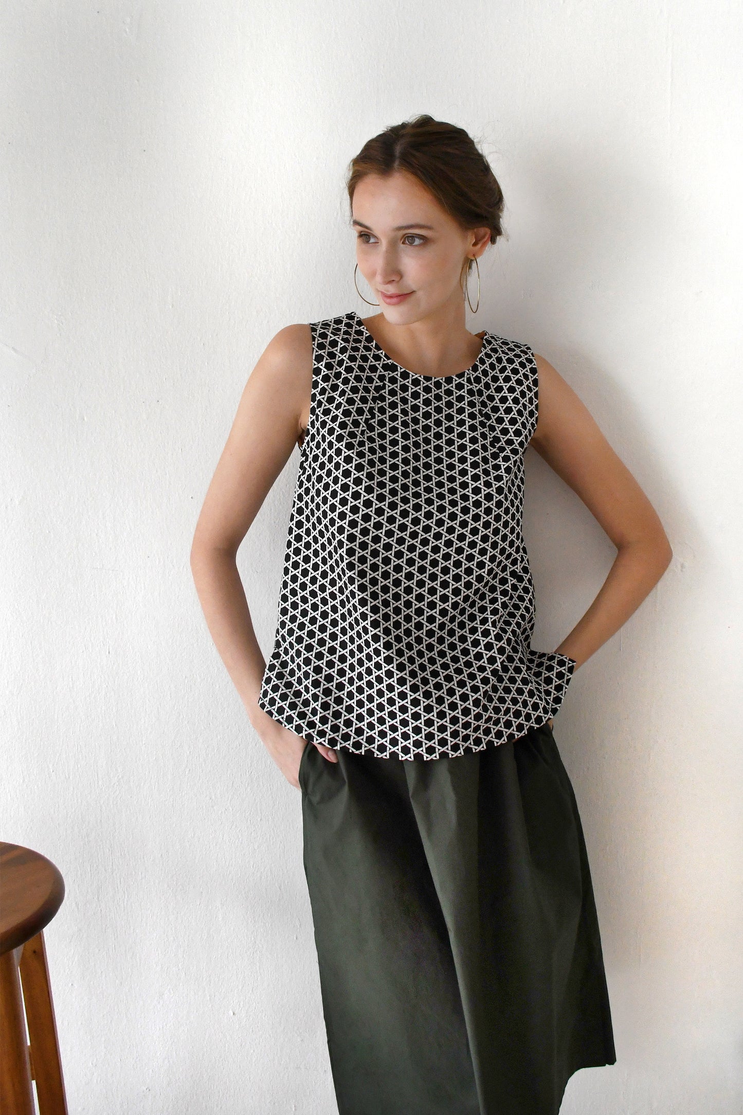 Mae Shell-Top/ Black/White