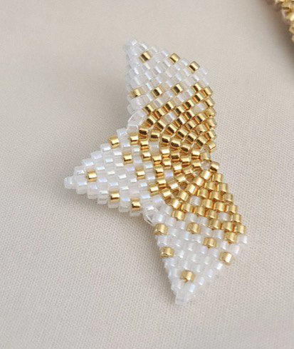 Starburst Blanc Studs