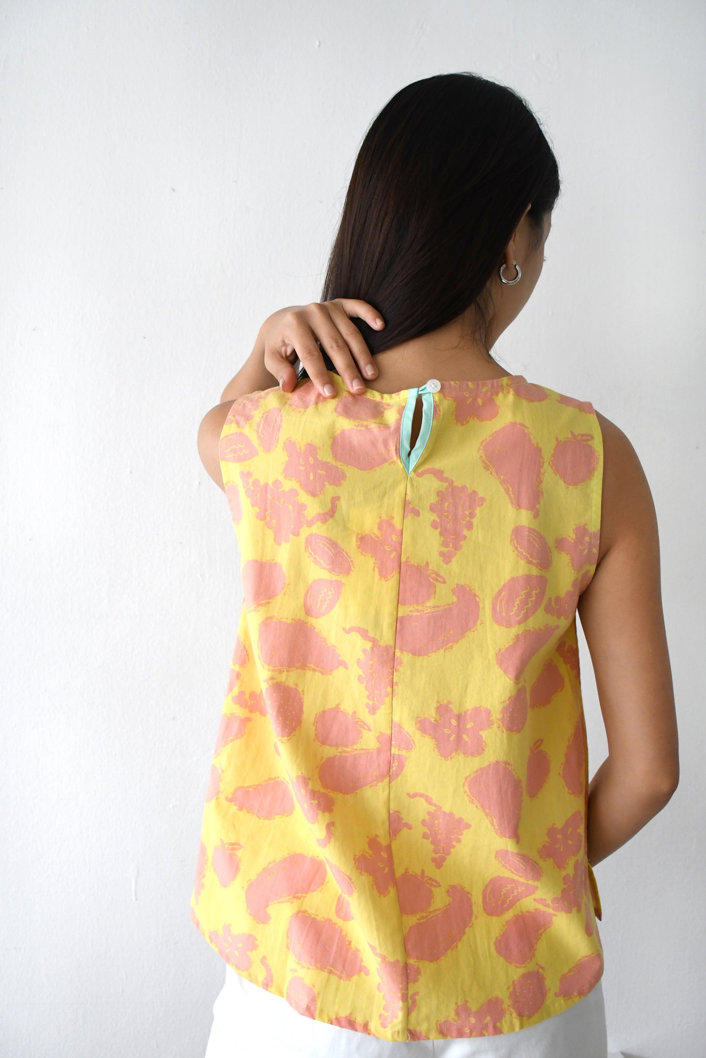 Mae Shell Top/ Yellow fruits