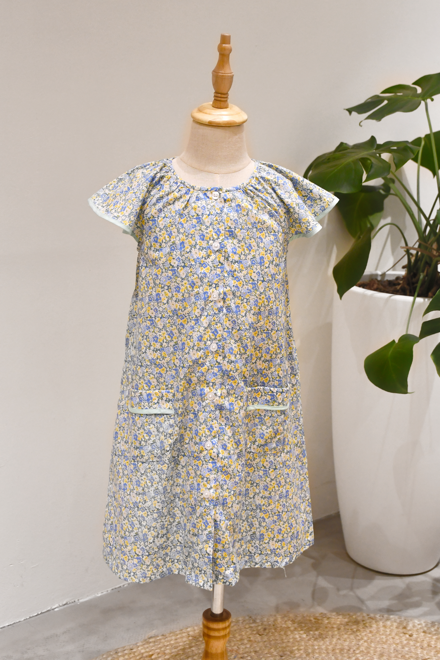 LITTLES Flutter Dress/ Blue Garden